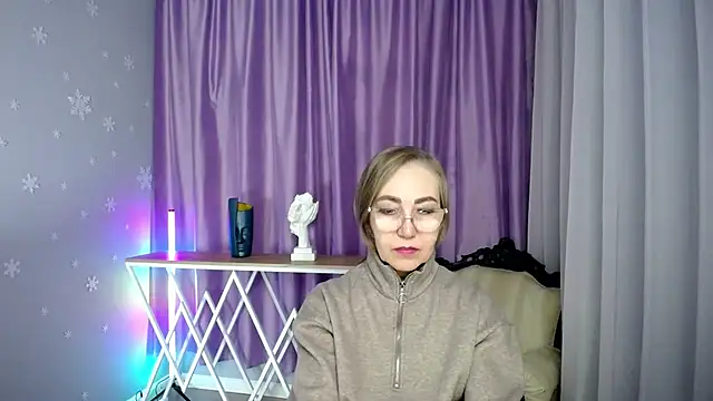 queen a n i online show from November 7, 11:21 am