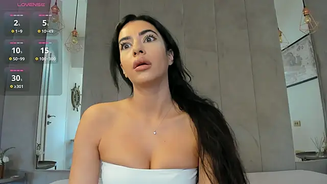 Snapshot of Naila18 chatting on September 14, 6:56 am Naila18 online show from September 14, 6:56 am