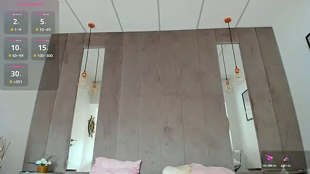 Snapshot of Naila18 chatting on October 1, 6:52 am Naila18 online show from October 1, 6:52 am