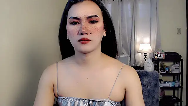 Snapshot of beatrice_21 chatting on October 2, 12:50 am beatrice 21 online show from October 2, 12:50 am