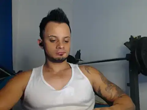 Snapshot of JacobJamess chatting on December 28, 3:47 am JacobJamess online show from December 28, 3:47 am