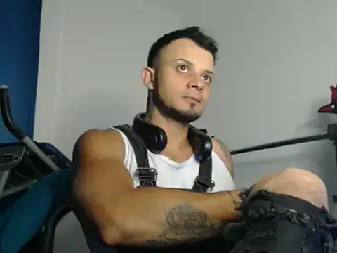 Snapshot of JacobJamess chatting on January 27, 3:37 am JacobJamess online show from January 27, 3:37 am