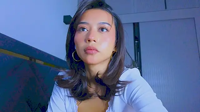 Mia Tin online show from September 21, 1:35 pm