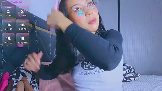 Snapshot of Mia_Tin chatting on January 11, 4:01 pm Mia Tin online show from January 11, 4:01 pm