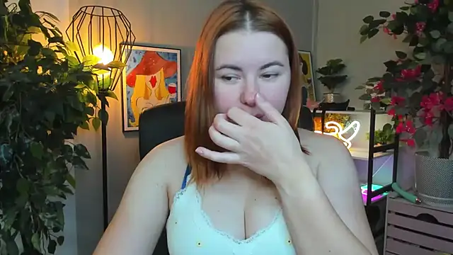 LAYLAxSTAR online show from November 25, 7:30 am