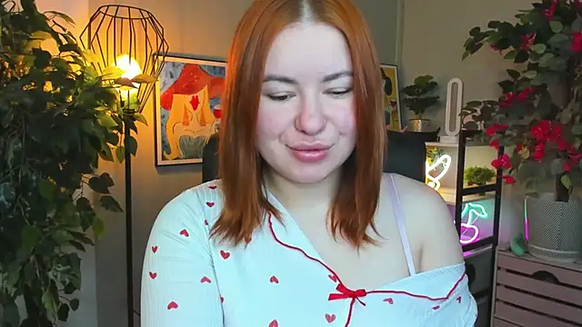 LAYLAxSTAR online show from December 14, 7:47 am