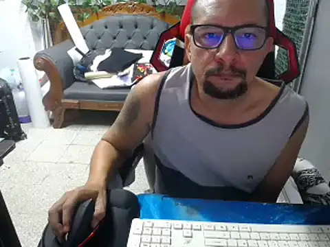 Snapshot of alexam_gal@xh chatting on December 19, 10:21 pm alexam galxh online show from December 19, 10:21 pm