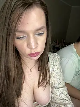 Snapshot of HellMoor chatting on February 22, 5:23 am HellMoor online show from February 22, 5:23 am