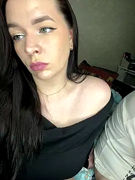 Snapshot of HellMoor chatting on October 6, 2:03 pm HellMoor online show from October 6, 2:03 pm