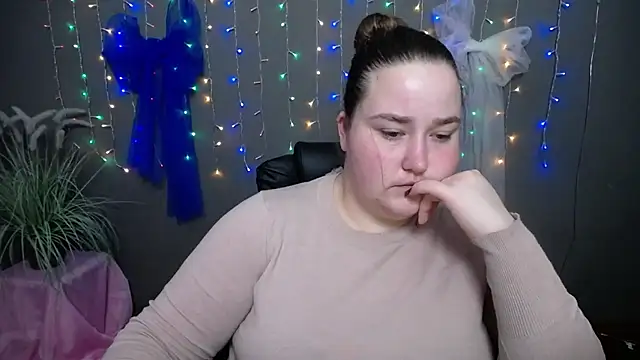 Snapshot of XX_Daniella_XX chatting on December 4, 7:28 am XX Daniella XX online show from December 4, 7:28 am