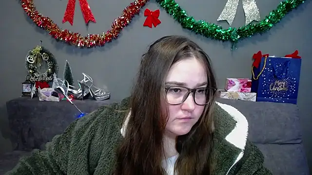 Snapshot of XX_Daniella_XX chatting on December 15, 7:23 am XX Daniella XX online show from December 15, 7:23 am