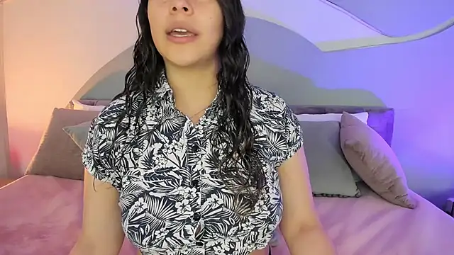 Nicolle W online show from September 21, 2:46 am