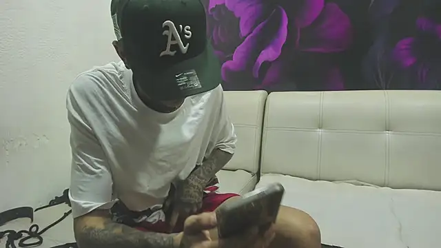 Snapshot of SecretsParty chatting on March 22, 3:09 am SecretsParty online show from March 22, 3:09 am