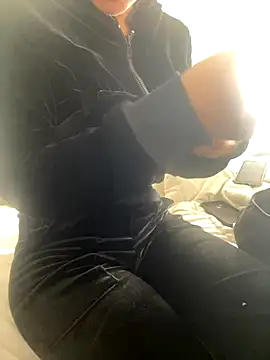 Snapshot of DulceMya6 chatting on October 6, 2:36 pm DulceMya6 online show from October 6, 2:36 pm