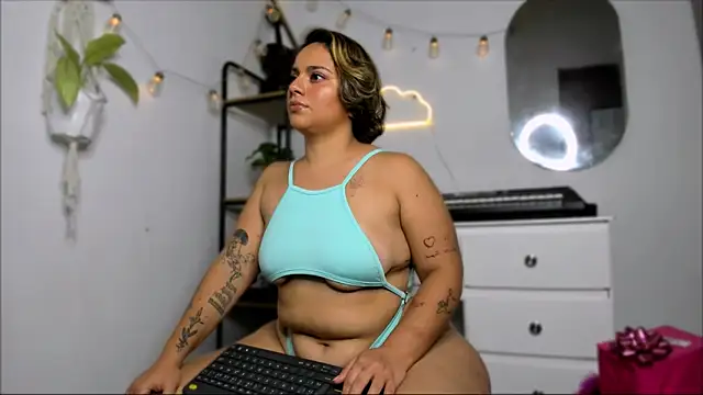 susy angel online show from December 19, 2:56 am