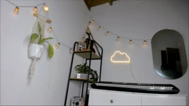 susy angel online show from January 10, 7:14 am