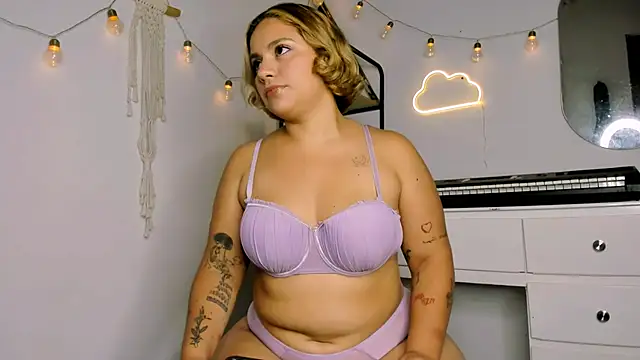 susy angel online show from March 10, 1:45 am