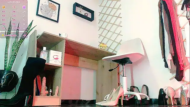 Snapshot of myla_sarah chatting on December 13, 7:53 pm myla sarah online show from December 13, 7:53 pm