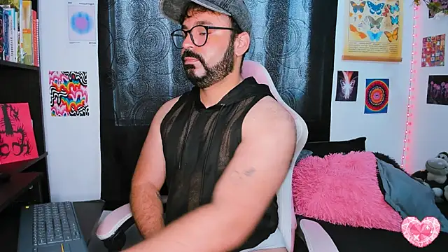 Snapshot of johnnyalx chatting on March 13, 3:17 pm johnnyalx online show from March 13, 3:17 pm