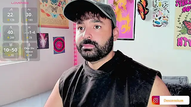 Snapshot of johnnyalx chatting on November 5, 7:36 pm johnnyalx online show from November 5, 7:36 pm