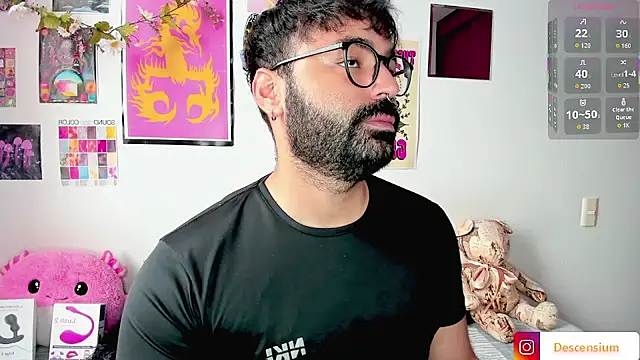 Snapshot of johnnyalx chatting on November 8, 7:23 pm johnnyalx online show from November 8, 7:23 pm