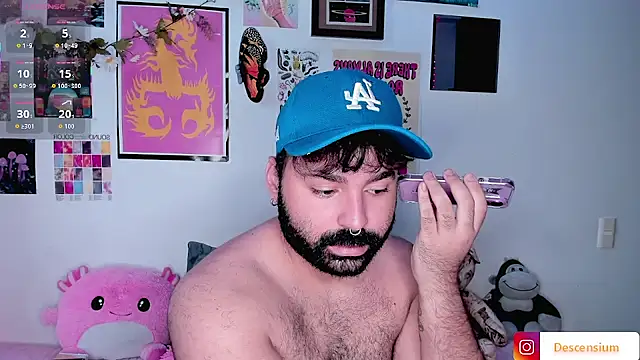 Snapshot of johnnyalx chatting on November 12, 9:25 pm johnnyalx online show from November 12, 9:25 pm