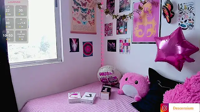 Snapshot of johnnyalx chatting on November 13, 7:46 pm johnnyalx online show from November 13, 7:46 pm