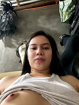 Snapshot of Hebefemme chatting on December 14, 8:20 am Hebefemme online show from December 14, 8:20 am