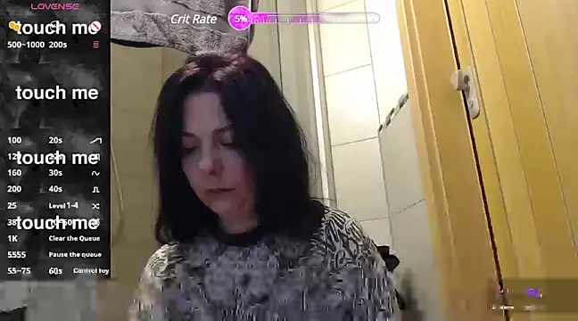 Snapshot of LaraLoviaAndFriends chatting on January 4, 7:45 am LaraLoviaAndFriends online show from January 4, 7:45 am