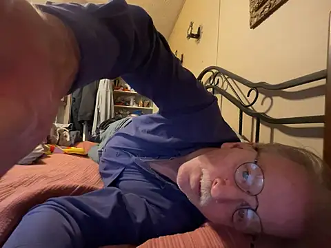 jck1m0t online show from March 21, 9:18 pm