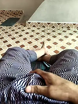 Snapshot of deshimund chatting on October 29, 4:48 am deshimund online show from October 29, 4:48 am