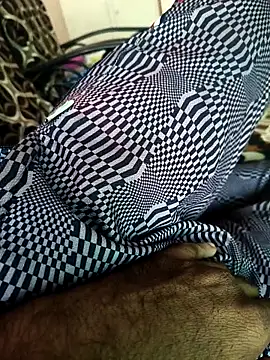 Snapshot of deshimund chatting on November 30, 1:42 am deshimund online show from November 30, 1:42 am