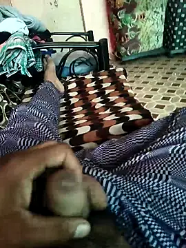 Snapshot of deshimund chatting on December 5, 1:36 am deshimund online show from December 5, 1:36 am