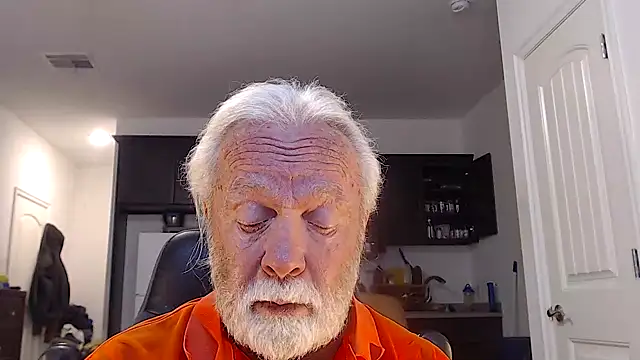 rockpoint69 online show from December 18, 9:04 am