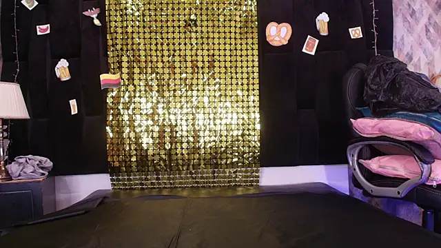 shelsyloreds online show from September 23, 11:57 am