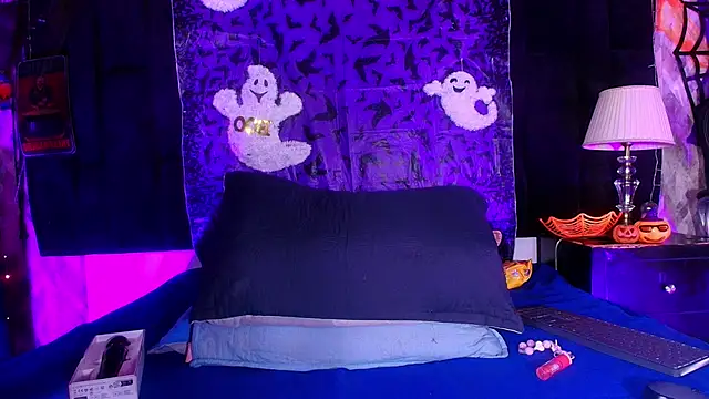 shelsyloreds online show from October 15, 12:05 pm