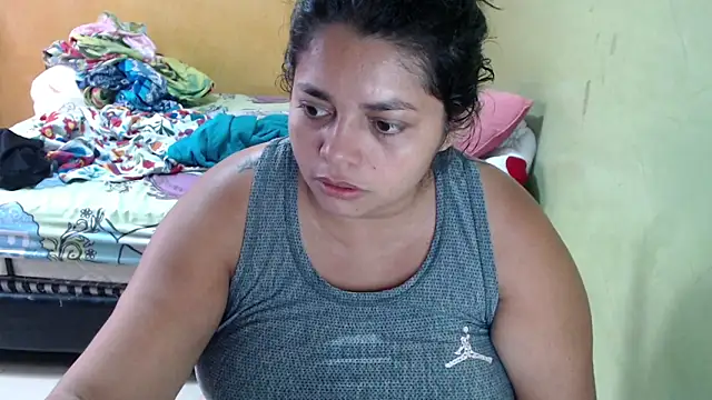 Snapshot of yulieth_bbw chatting on March 6, 12:09 pm yulieth bbw online show from March 6, 12:09 pm