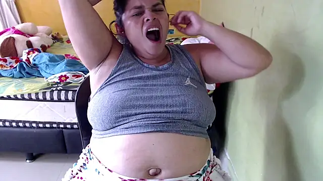 Snapshot of yulieth_bbw chatting on March 15, 12:45 pm yulieth bbw online show from March 15, 12:45 pm