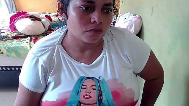 Snapshot of yulieth_bbw chatting on March 22, 12:39 am yulieth bbw online show from March 22, 12:39 am