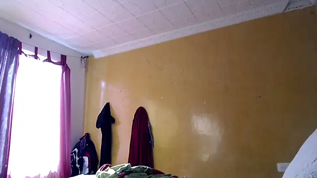 Snapshot of yulieth_bbw chatting on September 15, 12:38 pm yulieth bbw online show from September 15, 12:38 pm