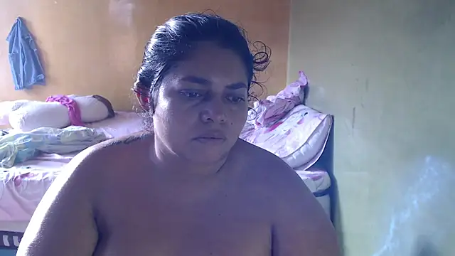 Snapshot of yulieth_bbw chatting on October 14, 11:33 am yulieth bbw online show from October 14, 11:33 am