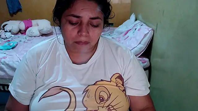 Snapshot of yulieth_bbw chatting on October 15, 12:44 am yulieth bbw online show from October 15, 12:44 am