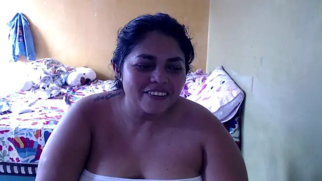 Snapshot of yulieth_bbw chatting on October 17, 6:21 pm yulieth bbw online show from October 17, 6:21 pm