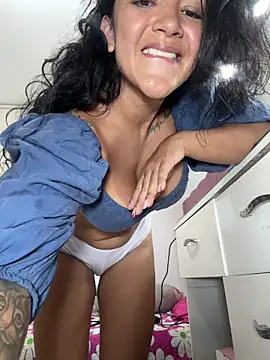 Snapshot of lau_ass_goddess chatting on September 21, 1:40 am lau ass goddess online show from September 21, 1:40 am