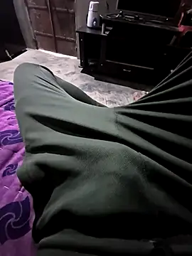 Snapshot of breejs chatting on December 24, 5:05 am breejs online show from December 24, 5:05 am