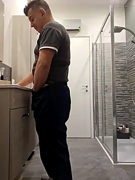 Snapshot of kekko-1982 chatting on December 20, 12:05 pm kekko-1982 online show from December 20, 12:05 pm