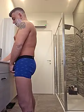 Snapshot of kekko-1982 chatting on December 31, 1:30 pm kekko-1982 online show from December 31, 1:30 pm