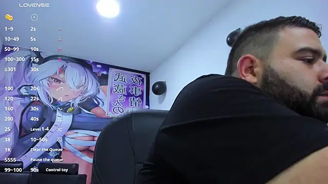 Snapshot of Beerbear_boy chatting on February 7, 8:31 pm Beerbear boy online show from February 7, 8:31 pm