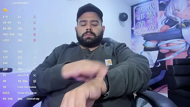 Snapshot of Beerbear_boy chatting on February 12, 8:18 pm Beerbear boy online show from February 12, 8:18 pm