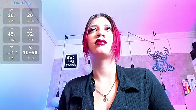 Rebeca xs online show from December 28, 7:33 am